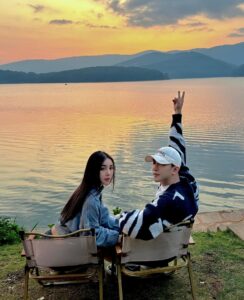 Nguyễn Quỳnh Instagram - Em thích ăn sầu riêng:))🥹