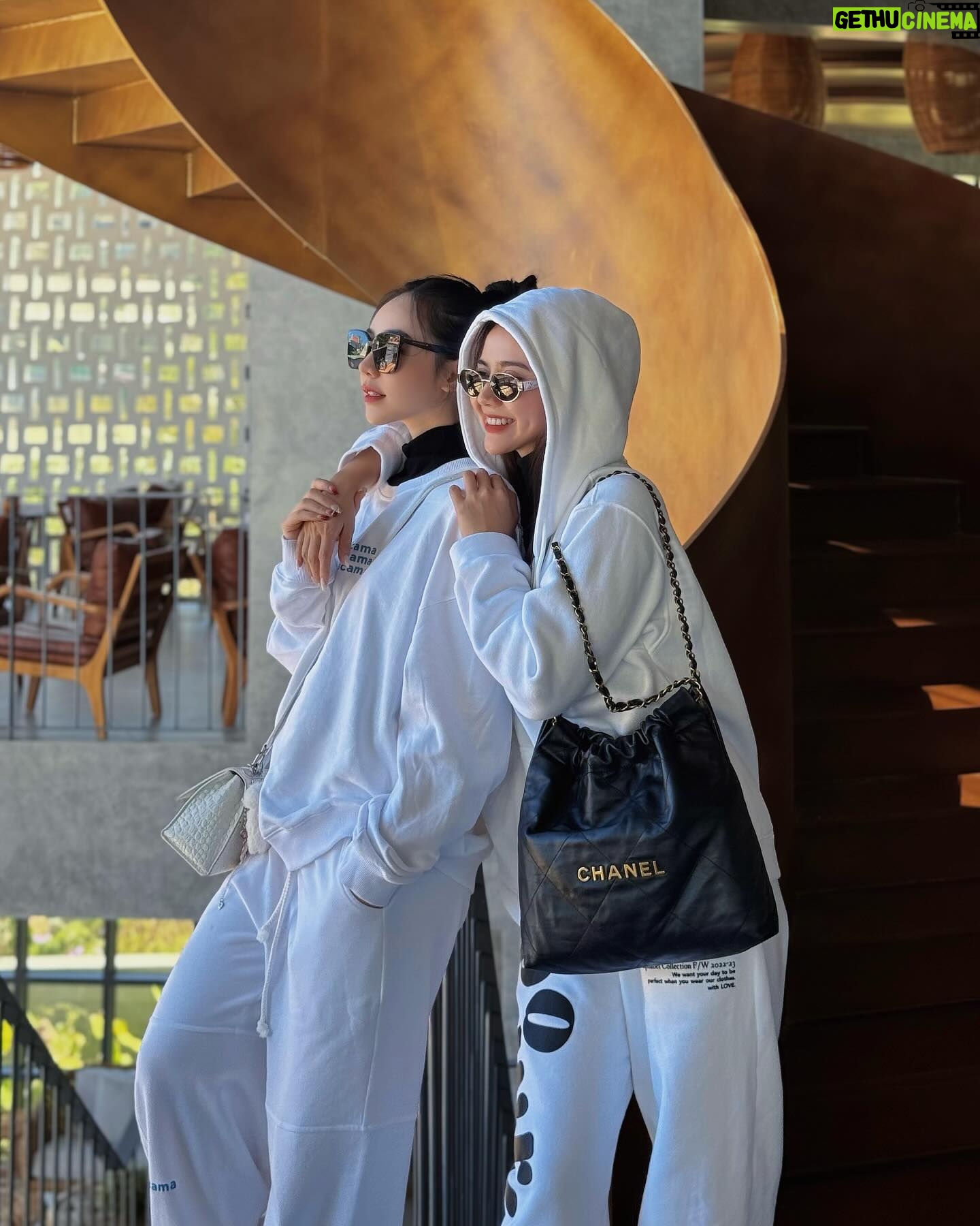 Nguyễn Quỳnh Instagram - Năm 30 tuổi tớ thấy mình thật hạnh phúc🦋