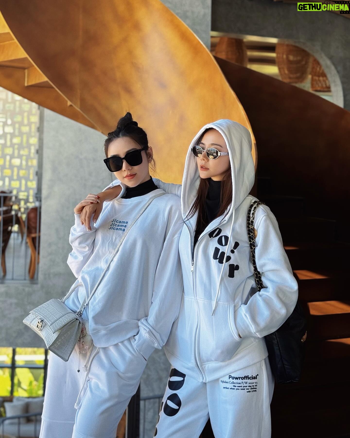 Nguyễn Quỳnh Instagram - Năm 30 tuổi tớ thấy mình thật hạnh phúc🦋