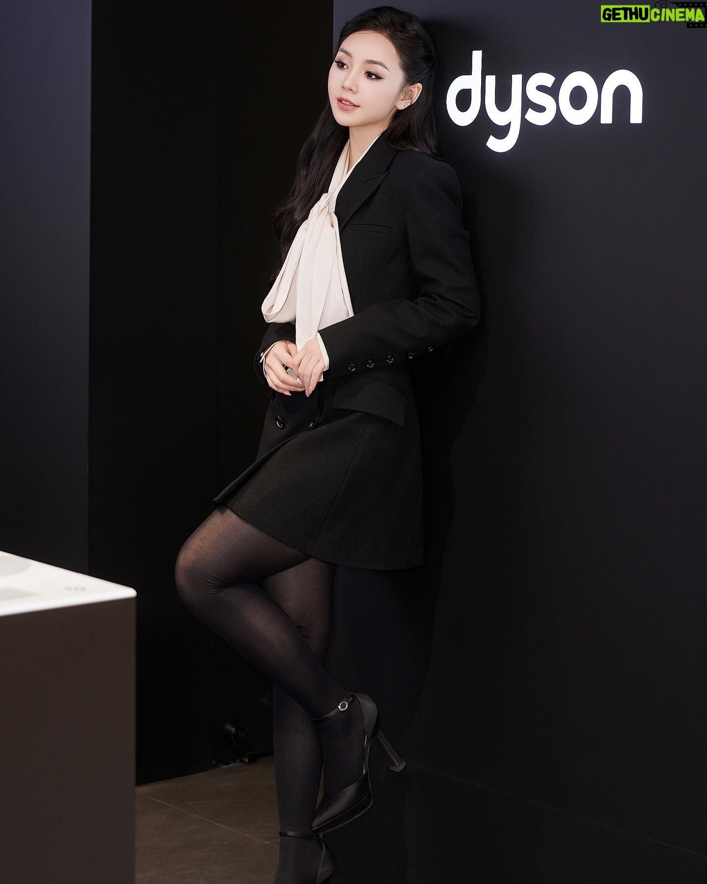 Nguyễn Quỳnh Instagram - Dyson thương hiệu yêu thích của tôi❤️❤️