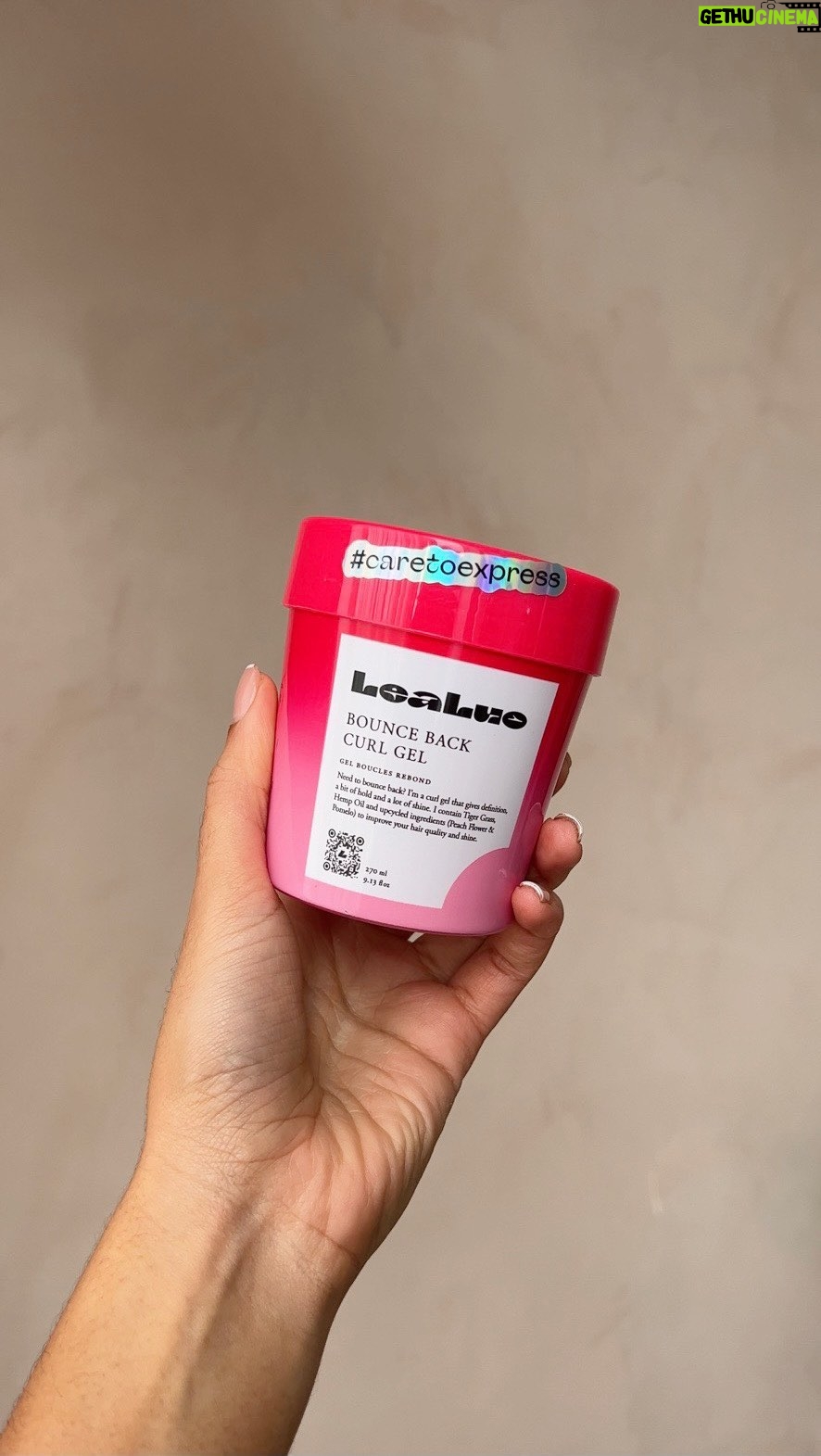 Nia Pettitt Instagram - DIY SPA DAY. 🧖🏾♀️✨💅🏽 — Self care days are my favourite and I’ve learned that in order for me to be my best, I have to feel my best. When I take the time to do these little acts of service for myself, I always feel elevated and beautiful. Got Q’s? Comment below! 💖 #niaTHELIGHT #DIYSpaDay #BeautyMaintenance