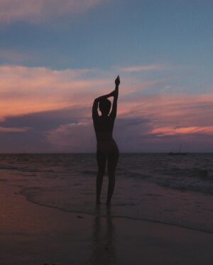 Nia Pettitt Instagram - When I was editing the video I posted yesterday, I had to scroll through 87,000  videos and pictures on my phone. I saw so many pictures that gave me joy to look at. The one thing I’ve learned amongst many lessons through social media is that life has different chapters. They all have different themes, different people who come and go and an abundance of lessons. Embrace each one, don’t dwell on the past and what could’ve been if you had done things differently. Just take all those lessons and apply them to your future. It’s easy to dwell and regret but the real blessing is to learn and heal. 🦋✨🌞💕 — Images shot in London, Croatia, Cape Town, Spain, Zimbabwe, Atlanta, India and Kenya. #niaTHELIGHT