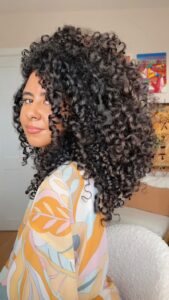 Nia Pettitt Instagram - MY CURRENT CURL ROUTINE. 🦋✨💕 — Got curl Q’s? Comment below! #niaTHELIGHT
