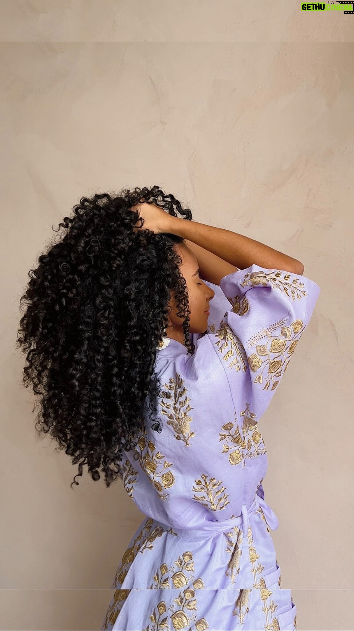 Nia Pettitt Instagram - CURRENT FAVOURITE CURLY PRODUCTS. π β I keep my routine the same but itβs always fun to try new things! If I use a mask then Iβll use it to detangle and leave it on for 3-5 minutes or sit under the steamer. Want to see me use any of these in my next curl tutorial? Or got curl Qβs? Comment below! #niaTHELIGHT #giftedProducts π¦β¨π