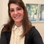 Nia Vardalos Instagram - Thank you for having me @audiobooks I absolutely loved hosting your event! Glam wand: @helenkalognomosmakeup & tuxedo dress is vintage @maisonvalentino