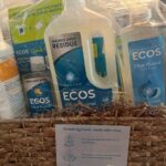 Nia Vardalos Instagram - Oooh I love a gift basket!! And I love this brand! It sounds so simple but simply put @ecoscleans makes clean products to clean! 🤔 #noresidue #nochemicals #carbonfootprint #notanadjustafan