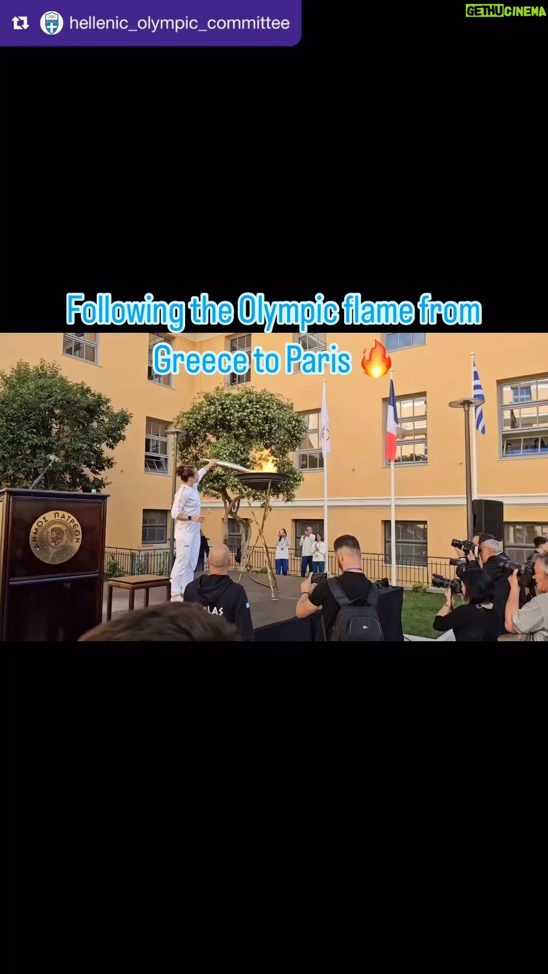 Nia Vardalos Instagram - Repost from @hellenic_olympic_committee …following the flame from Greece to Paris ❤️ 🇬🇷 ❤️
