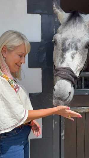 Nicki Chapman Instagram - Horsing around with a brand new Escape to the Country for you 

This delightful show in Oxfordshire is one of my favourites (am I allowed to admit that?). Our lovely buyer (who brought along her smashing mum) was looking for a country home for her & her young son close to their family. Beautiful homes in some stunning villages. We also visited a past Escapee who made the move from West London to this part of the world. And has never looked back ❤️

For all you horse lovers, we visited Olympic dressage silver medalist & trainers @spencerwiltondressage & @darrenhicksdressage at their new stables in Oxfordshire. Thank you Spencer, I was in my element! 😊🐴🧲

Enjoy. The show aired yesterday afternoon on @bbcone. Catch it on @bbciplayer & do let me know if you enjoyed it xxx 

@escape_country 
#Oxfordshire

@_taylor_richardson 
@odp123