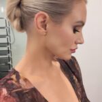 Nicky Whelan Instagram - All things good for planet earth… Thankyou @driveh2 for having me and @aeraidpr for dressing me. All sustainable fashion. Dress by @taibobacar Jewlery @julienriadsahyoun makeup @sarahsullivanmakeup hair @armyzand thanku @creativeprinc #sustainablefashion #gogreen 💚🤍💚