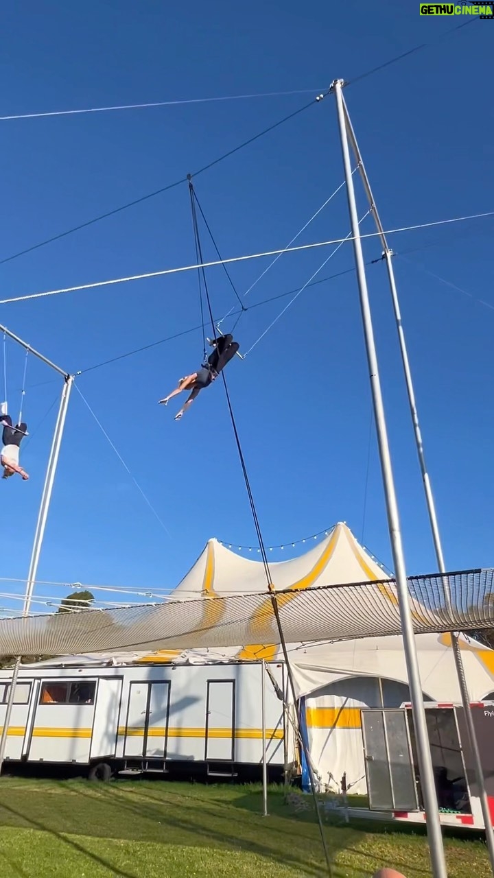 Nicky Whelan Instagram - How are you starting your 2024? Can I suggest heading down to the Mornington peninsula catching the incredible @silverscircus followed by private lesson on the trapeze with @the.fly.factory ! Everything you want is on the other side of fear. Fuck yes to everything letโs go #summerloving #Australia ๐๐ผ๐ฆ๐บ๐ซฃ