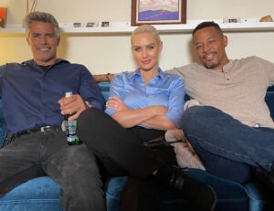 Nicky Whelan Instagram - In great company this last month. I love being on the road🎬I adore this cast and crew ❤️Didn’t want this one to end😔Thankyou to my long time friend and badass director @rajajcollinss 🎥🎞️🔥
