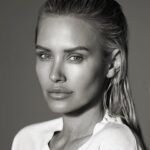 Nicky Whelan Instagram - Clean face. By my fav @robertlynden 💋