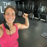 Nicola Correia Damude Instagram - #measureyourpowernotyourdresssize 💪🏽Over the last few months I’ve been re-evaluating my relationship to exercise. As you know committing to regular practises of fitness and exercise changed my life in really Beautiful ways. But a big part of my fitness journey was about community. It was about getting out of the house, taking classes with people who challenged me, working with trainers and peers who motivated me and focusing on my physical and mental health. Then Covid hit, and it was me in my living room lifting weights and running on the spot. It was still good for my serotonin and overall health but after two years I started to feel an old feeling of resistance to exercise again. It felt like a chore, an obligation or a way to “keep my weight down” which is a mindset I’ve been fighting against for years. So, a few months ago I worked with a great councillor who encouraged me to make sure I was exercising because it made me happy and strong and not because it had become an obsessive or unhealthy practice like the disordered eating habits I’ve struggled with since I was a child. I started only doing exercise that I was excited about doing on my own. Hiking, trail running, walking. I started to feel a healthier relationship to my fitness again. But I REALLY did miss weight training. I realized it wasn’t the weight training that was the problem, it was the doing it ALONE at HOME. So I put my mask on and went back to my Gym, to my classes and back to my community engagement in fitness and I got my Joy back, my Excitement back and my relationship to exercise feels Positive and Healthy again. It feels great! But I’m really glad that I took the time and did the work to check in with myself to make sure that I am staying healthy both Physically and MENTALLY. Fitness is a lifelong relationship and we have to let it breath, change and grow. Happy Health Loved Ones!👍🏽🎉🌞❤️ #bodypositivity #bodypositive #bodypositivemovement #womenempoweringwomen #shadowhunters @shadowhunterstv #fitness #fitnessmotivation #womenwholift #womensupportingwomen #eatingdisorderrecovery #womenshealth