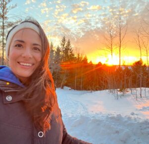 Nicola Correia Damude Instagram - Long Winters can be hard some days but other days…oof. So Beautiful.❄️🌞 #wethenorth #canadianwinter #canada🇨🇦 #newbeginnings @shadowhunterstv @tvburdenoftruth @coronercbc @theboystv @thedinodana @ghostwriterappletv @dieinagunfight @cwrepublicsarah #thisis40 @theboystv #shadowhunters #theboys #lightwoods #strength #measureyourpowernotyourdresssize