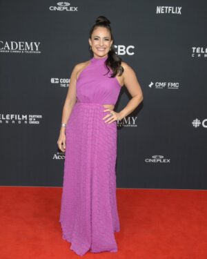 Nicola Correia Damude Instagram - Oh What A Night!🍾🎬🥂 @TheCdnAcademy  #CdnScreenAwards @actranational @actratoronto @actradiversityto #pillowtalk @cravecanada #cravetv @prodkotv #glam #workingmom #womeninfilm #womeninfilmandtv #redcarpet (Hair and Makeup by @jenfishermakeup )