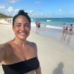 Nicola Correia Damude Instagram - Thank you everyone for all of your Beautiful messages and Love after my last post. The best thing about social media is the platform it has the possibility to be for community and support. I’m so grateful to all of you! I wanted share that I’v have the great privilege of being able to to take myself on a vacation to my favourite environment…anywhere the Sun and Ocean are! I can feel the healing Vitamin D and Salt Water working their Magic! Sending Love to all from the Beach!🌞❤️ ❤️ #measureyourpowernotyourdresssize 🎉🌞❤️ #bodypositivity #bodypositive #bodypositivemovement #shadowhunters @shadowhunterstv @coronercbc @nbcnurses #summer #mamamalec #malecsmama @theboystv #theboys @dctitans #dctitans #mentalhealth #mentalhealthawareness @theboystv @dctitans #theboys #covidmentalhealth #healing
