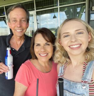Nicole Alyse Nelson Instagram - Swipe to watch me learn how difficult golf is 🥸⛳️