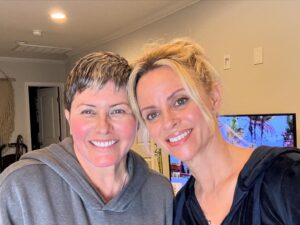 Nicole Eggert Instagram - True friends are those rare people who come find you in dark places and lead you back to the light 💫👯‍♀️ @melissarookehomes 💕