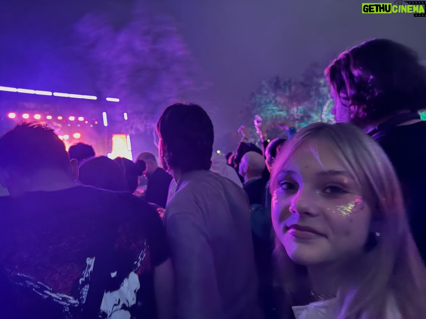 Nicole Eggert - 2K Likes - 🌈 Such a good time! Kesha and Adam Lambert at @officiallyoutloud #pride #outloud #2024