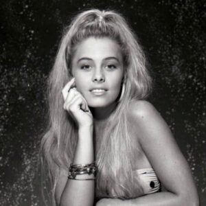 Nicole Eggert Instagram - #harrylangdon  What u got 90’s? @celebstyleguide - the boots