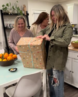 Nicole Eggert Instagram - Had a fantastic Birthday! 🥳 🎈Thank u so much for all the love. The only thing missing was my Dilyn but I feel full 🤍