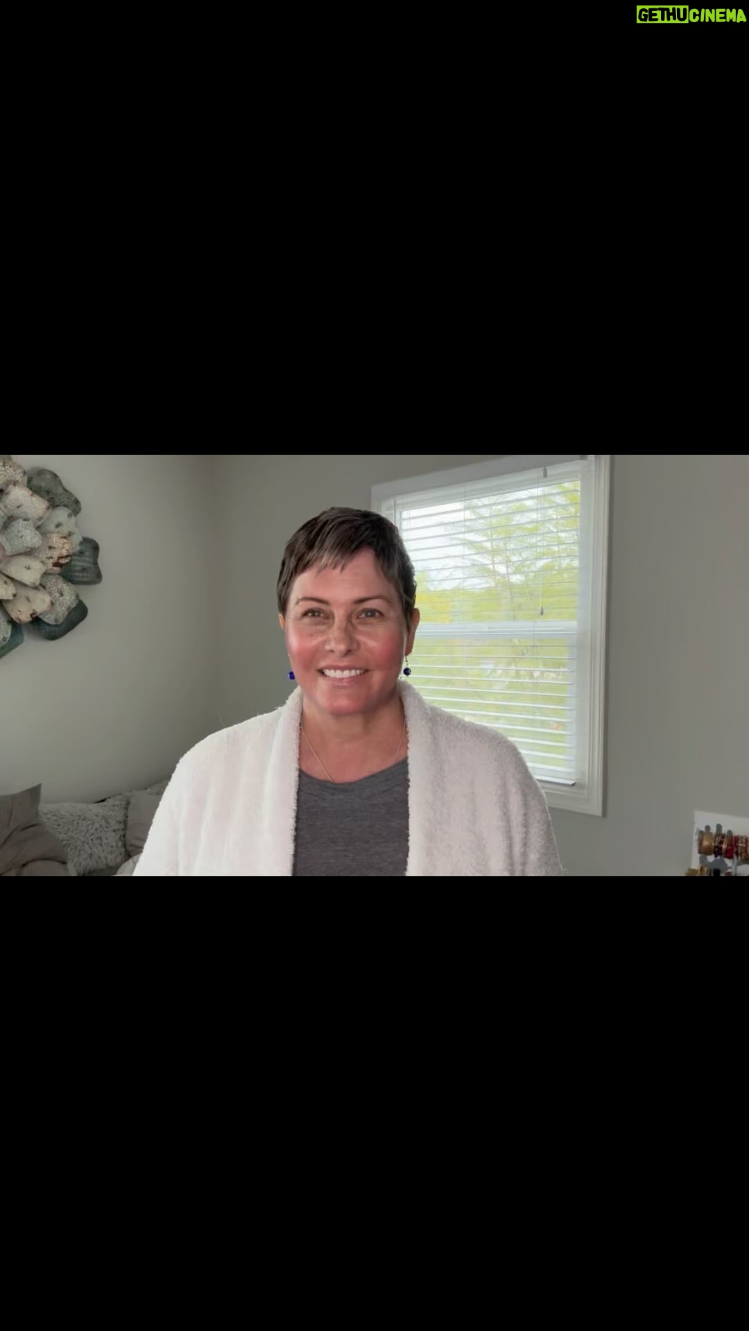 Nicole Eggert - 3.3K Likes - Had my first round of Chemo 4 days ago ♥️💉♥️
