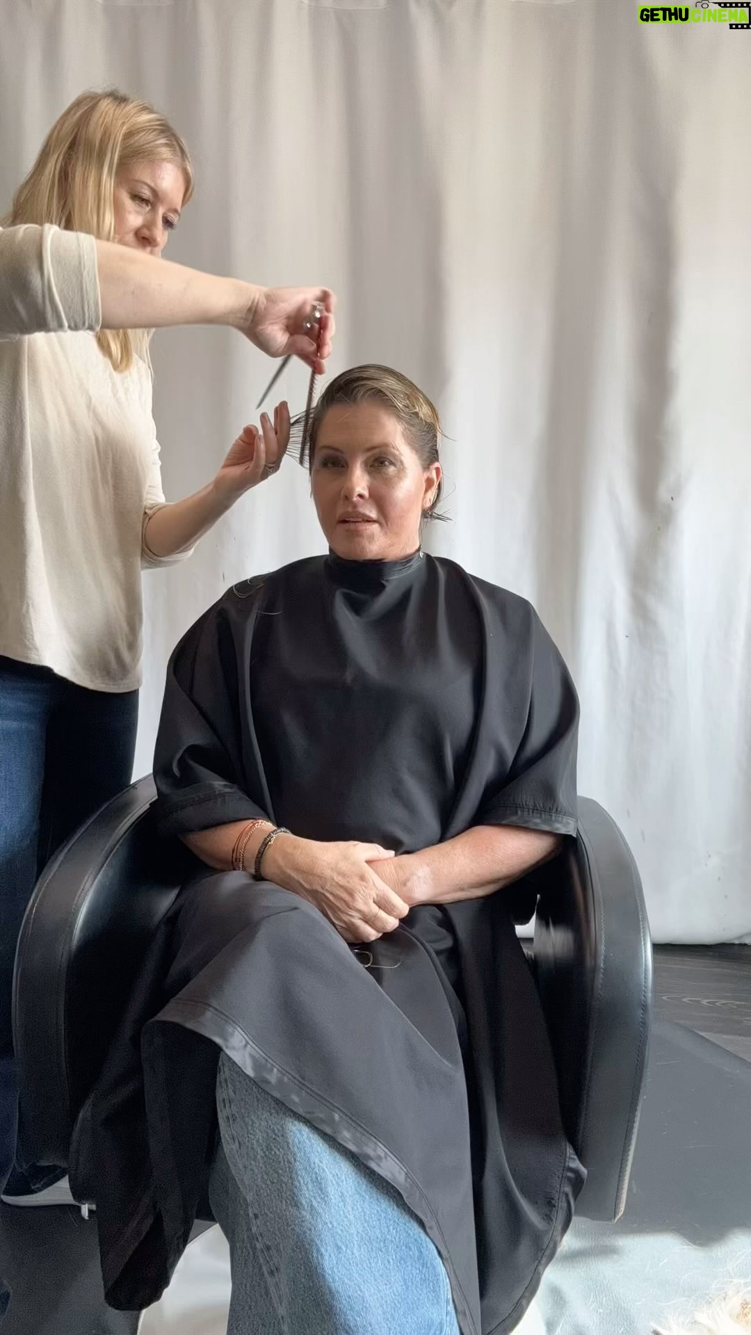 Nicole Eggert - 2.9K Likes - Stay one step ahead of ur fears and u will never be defeated #fkcancer #shorthairdontcare Thank u to @michelledavidhair for laughing along with me and giving me this cute new do when I was just going to shave it all off 💕