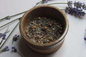 Nicole Gale Anderson Instagram - Sipping on this herbal tea blend has been my favorite way to end the day as of late. I created the formula for pregnancy but it can be enjoyed by non pregnant people too. Has lots of yummy herbs that are rich in iron, vitamins and minerals, tone the uterine muscles, increase the flow of breast milk, are diuretic without depleting potassium levels, support kidney function (which are working double time due to blood volume increasing up to 50% during pregnancy), are anti-inflammatory to the urinary system & have relaxing attributes to the nervous system. Here’s the recipe for my Bun in the Oven Tea Blend:
Combine equal parts Dandelion leaf, Red Raspberry leaf, Lady’s Mantle, Nettles, Cornsilk, Lavender & Chamomile. Add 1 tbsp herbal tea blend to 1 cup of water, bring to a boil then simmer on low heat with lid covered for 15 minutes. (Be sure to keep the lid on while simmering to prevent medicinal properties from evaporating off.) Strain out herbs and enjoy! *Note: I’ll typically prepare 3-4 cups ahead of time and then store in the fridge for up to three days. Tea can be enjoyed cold or simply reheated to have warm. #15weekspregnant #herbalmedicine