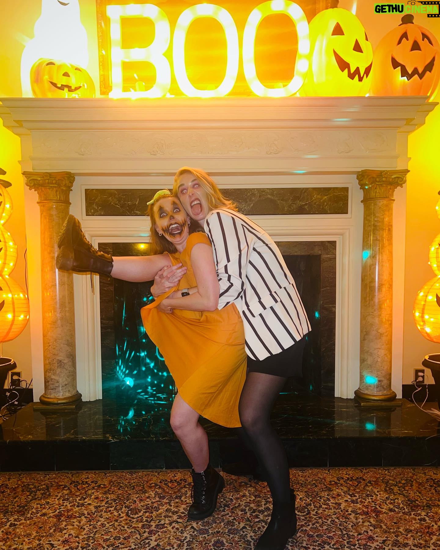 Nicole Tompkins - 6.8K Likes - Happy Spooky season. šā ļøš§