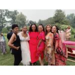 Nicole Beharie Instagram – Late post.  I had the pleasure of attending the Brooklyn Botanical Gardens Spring Gala with the loveliest women. Honoring #Dr.DrewLanham( a black naturalist, poet, professor, writer)
🌺🌺🌺🌺Thank You Queen @thekarenpittman  for a magical night of nature, conservation and dancing!!!favorite things!#payingitforward #mycastmateiscoolerthanyours ❤️❤️❤️