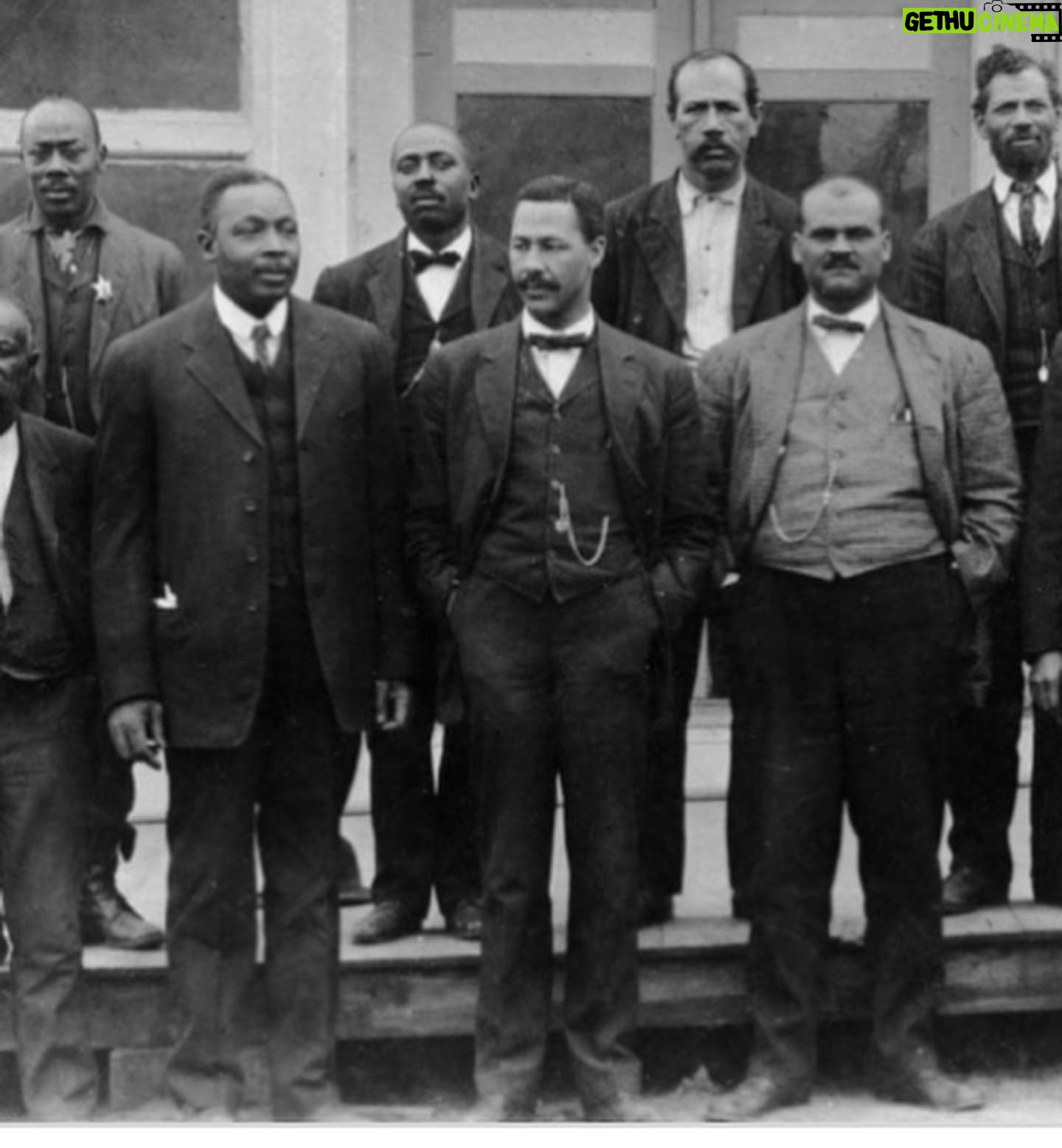 Nicole Beharie Instagram - Sitting with the abolitionist today... The Enslaved. The “freedman”. Thanking them. Honoring them. Asking what chains still need severing? I hope this JUNETEENTH is insightful, grounding and inspiring for you. We are here. Onward. #juneteenth #juneteenthcelebration #gratitude