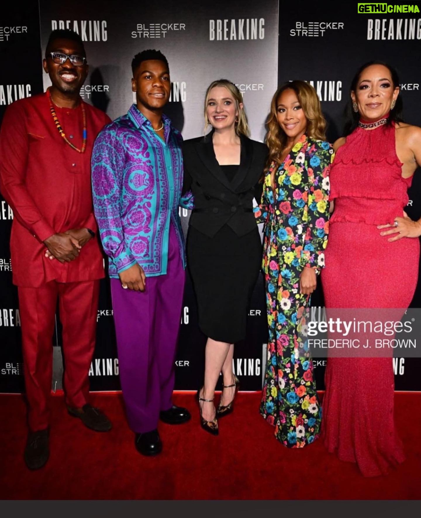 Nicole Beharie Instagram - Thank you for the outpouring of ❤️. Sooo good to see the crew again! BREAKING in theaters this Friday!! 💄@basedkenken 💇🏽♀️@theonlycm123