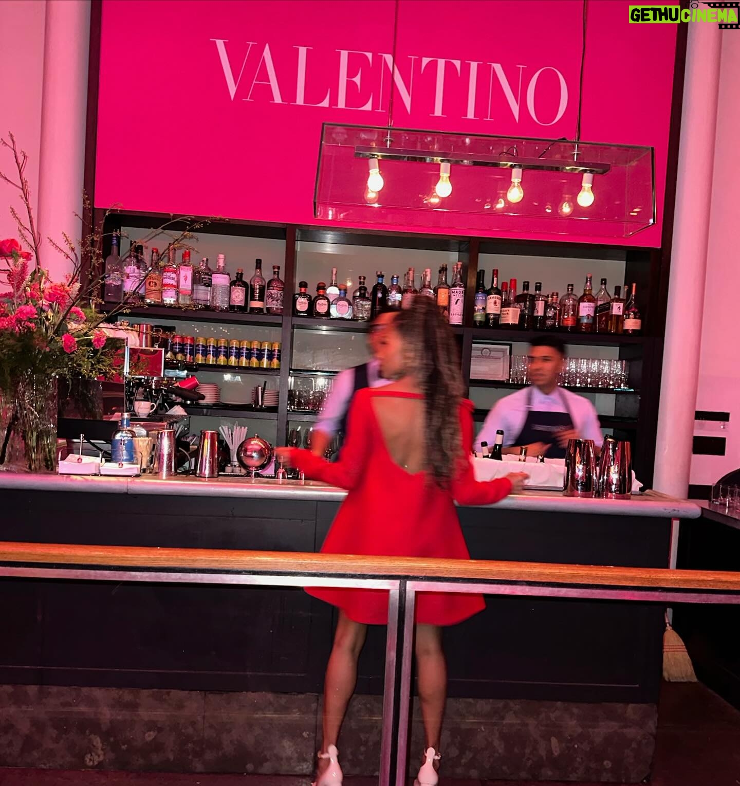 Nicole Beharie Instagram - Night out with @maisonvalentino ππΎππΎππΎ π@killahcamz