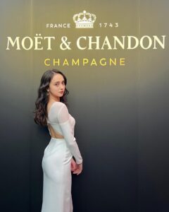 Nicole Ishida Instagram - 🍾🗼♡ #moetchandon