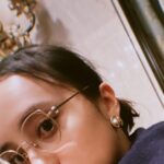 Nicole Ishida Instagram - ずっとつかってるメガネと 最近買ったビンテージのピアス。 #私服