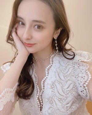 Nicole Ishida Instagram - カレンダー発売しまして
発売イベントしてきました。

久しぶりにみんなに会えて
すごい楽しかったし
この仕事しててよかったって
頑張ってきてよかったなって
感じました。

そう思わせてくれる皆様
本当にいつもありがとう。

素敵な時間でした^ ^

2023年カレンダー
Which is..

みなさんの手元に届いて
一年間一緒にいれますように^ ^

#cheki_instax