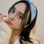 Nicole Ishida Instagram - まとうことで、水をまもる 「TRUE BLUE TEXTILE」 プロジェクト。 ファッションの環境問題をみんなで考えるため、日本の美しい水をまとうことで守っていこうというプロジェクトです☺ 水の排出量が少ない捺染機で作ったスカーフは、日本一の水質が綺麗な、高知県仁淀川の水面をプリントしているのです！水が大好きな私にとって、少しでも日本の水を守れる力になれるならと、スカーフ使ってみました 綺麗な水色なので、カバンに巻いたり、ヘアバンドにしたりいろいろ使えそう^ ^ こちらの生地は限定配布されているので応募すればもらえるとのことです☺ さらに渋谷PARCOで3/16-/317、京都市京セラ美術館で3/22-3/24まで展示会もあるみたいなので、気になる方はチェックしてみてください☺ #PR #京セラ #まもるためにまとう #truebluetextile #forearth @kyocera_official