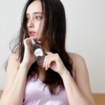Nicole Ishida Instagram - ロクシタンより 白いランベンダーから生まれた ホワイトラベンダーが 6/1に登場しました！ このホワイトラベンダーは 植物多様性保護のために青いラベンダーを守るためにうまれたもの。 さらにロクシタンは生産者をサポートしたり ロクシタン空容器をリサイクルしたり 女性の自立を支援したりたくさんの活動したり いろんな取り組みをしてるんだって🙌🏻 あと何がいいってこの香り！ 使ってみてびっくりしたんだけど 爽やかで上品で、クリーンなフローラルムスクの香り。 これはリピートしますw ほんとに気に入りましたw よかったらチェックしてみてね🤍 #ロクシタン #白いラベンダー #サスティナブル #sdgs #loccitanepr #pr