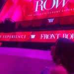 Nicole Ishida Instagram - シンガポールのマリーナベイサンズで開催された tomo koizumiのファッションショー Front Rowに参加してきました。 tomo koizumiの世界観に包まれた 鮮やかで、素敵な空間でした。 🐉♡ #MarinaBaySands #theshoppesmbs #frontrow @marinabaysands @tomo_koizumi @ichikikita @okapiiiii ♡