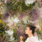 Nicole Ishida Instagram - ペリエ ジュエが10/12〜10/29の期間限定でやってるPOP-UP ストア “THE HOUSE OF WONDER by Perrier-Jouët” にお邪魔してきました! 原宿駅前にオープンしてあり 今回特別につくられた BAR では シャンパーニュとピエール・ガニェール監修の特別なペアリングフィンガーフードが楽しめます^ ^ 素敵なフォトスポットもたくさんあって 緑に溢れた素敵なところでした🫶🏻 ぜひみなさん遊びに行ってみてください😊 @perrierjouetjp #ペリエジュエ #thehouseofwonder #花はすべてのはじまり #pr