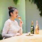 Nicole Ishida Instagram - ペリエ ジュエが10/12〜10/29の期間限定でやってるPOP-UP ストア “THE HOUSE OF WONDER by Perrier-Jouët” にお邪魔してきました! 原宿駅前にオープンしてあり 今回特別につくられた BAR では シャンパーニュとピエール・ガニェール監修の特別なペアリングフィンガーフードが楽しめます^ ^ 素敵なフォトスポットもたくさんあって 緑に溢れた素敵なところでした🫶🏻 ぜひみなさん遊びに行ってみてください😊 @perrierjouetjp #ペリエジュエ #thehouseofwonder #花はすべてのはじまり #pr