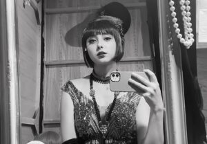 Nicole Ishida Instagram - ミュージカル　恋のすべて
本日大千穐楽でした。

こんなに裏で大爆笑しながら
やった舞台は初めてです。w
笑いの絶えないカンパニーで幸せでした🍮

みなさんとご一緒できてうれしかったです！

たくさんご迷惑をおかけしましたが、無事にこの日を迎えられてうれしいです！

足を運んでくださった皆様
どうもありがとございました🎉💝🫶🏻

#恋のすべて