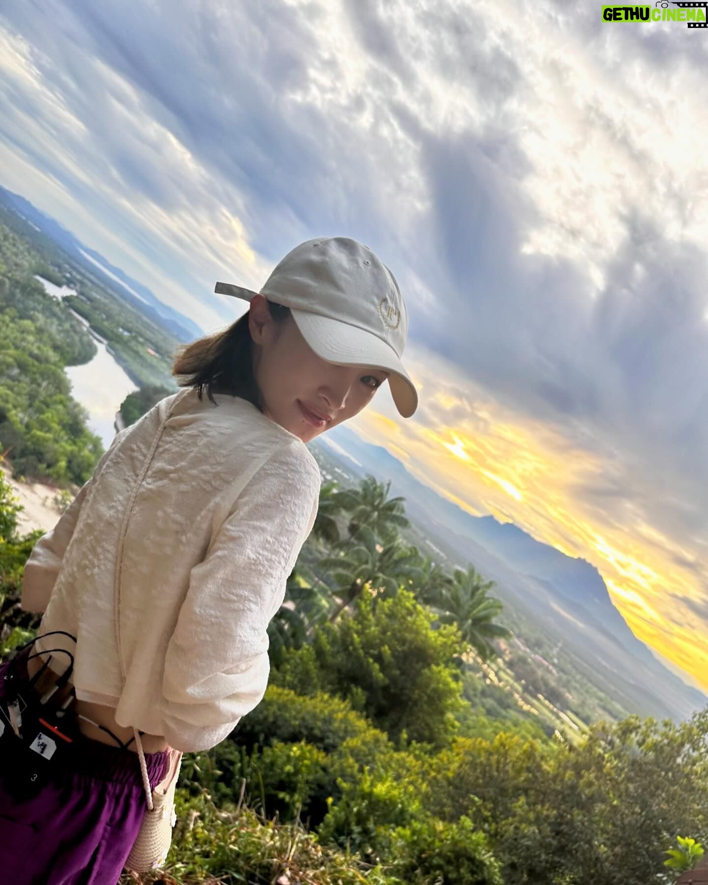 Nicole Jung Instagram - 니 귓가에 대고 말할게 니가 좋아아🫶 일주일 남았다구 3월27일🙈 #나만없어카라#웨이브#wavve