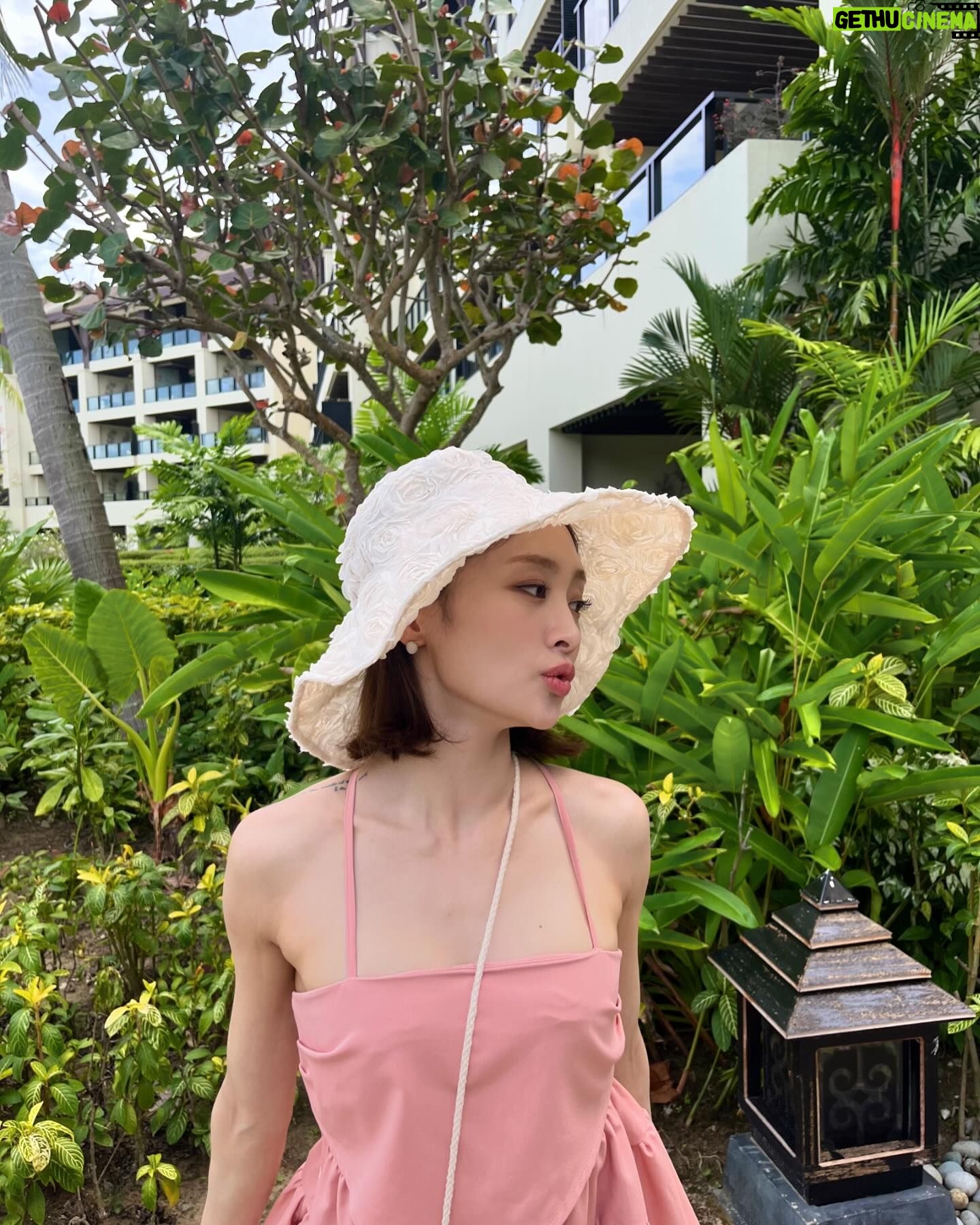 Nicole Jung Instagram - 니 귓가에 대고 말할게 니가 좋아아🫶 일주일 남았다구 3월27일🙈 #나만없어카라#웨이브#wavve
