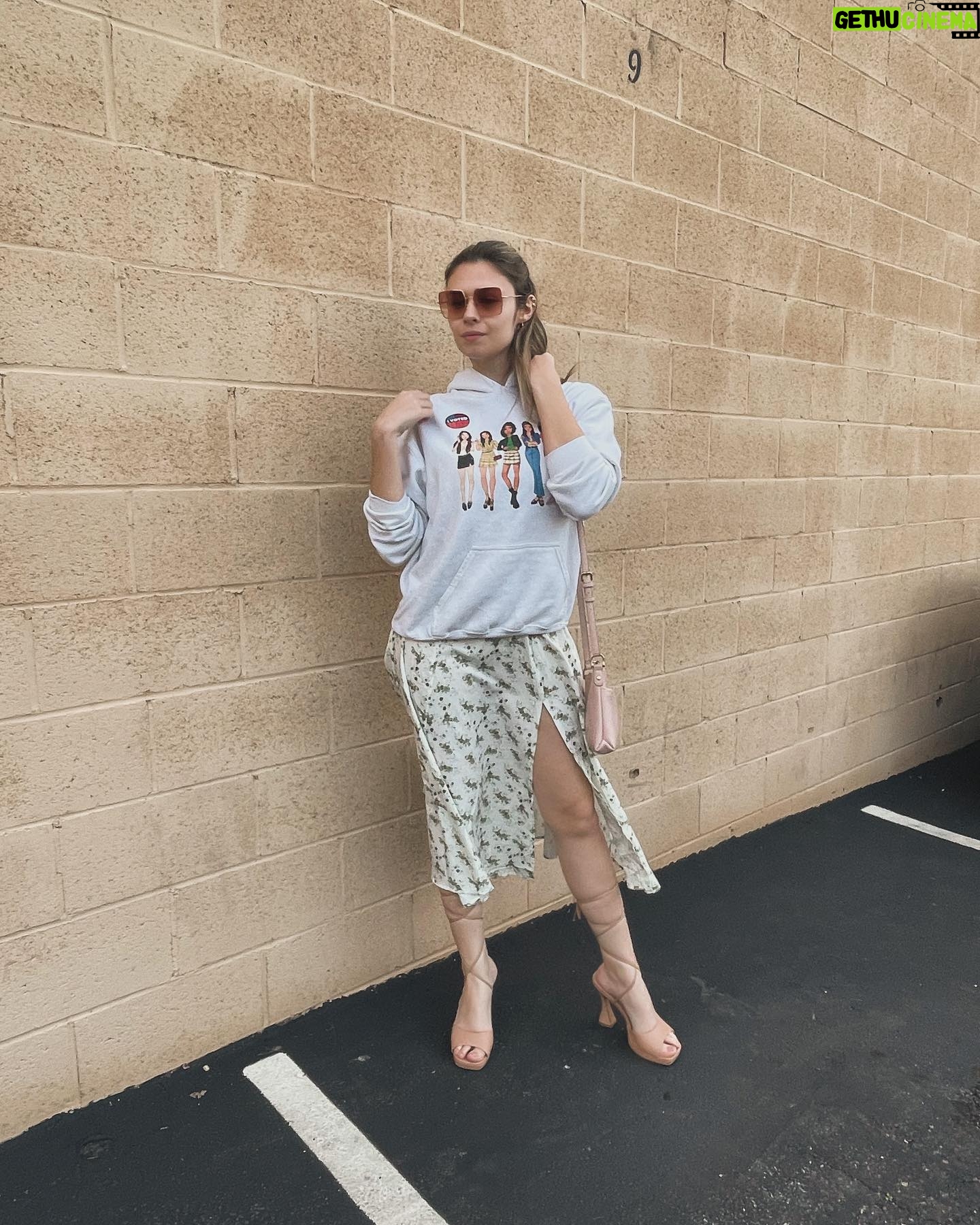Nicole Maines - 13.6K Likes - Hello I’ve done my civic duty 🫡 #vote