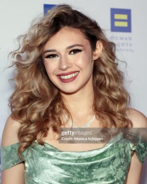 Nicole Maines Instagram - LA HRC Gala w/ @jaimecnningham 
I went to the mall again haha!

#transisbeautiful #actor #redcarpet