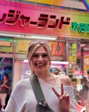 Nicole Maines Instagram - Pt. 1: Tokyo 🗾🗼