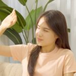 Nicole Rossi Instagram - Aku udah gak takut lagi deh kalo kena sinar matahari ☀️ Soalnya sekarang ada @phhubby.id, my favorite suncream from Korea!🇰🇷 Dengan SPF50 PA untuk melindungi kulit dari sinar UV, ditambah kandungan 65% skincare yang baik untuk kulit✨ Siapa nih yang suncreamnya samaan kaya aku?☺️ #PhHubbyYourSunBuddy #PhHubbyIndonesia #1gramCountlessBenefits