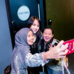 Nicole Rossi Instagram – Today para cast INDIGO akan cinema visit ke CCM (Cibinong City Mall) XXI . Sampai ketemu CCM siang nanti yaahh sahabat Indigo 🖤

Slide ke 2 & 3 keseruan sahabat INDIGO di CGV Mega Bekasi dan di XXI Depok D Mall .

Buat kamu yag belum menjadi sahabat INDIGO, yuk langsung ajak keluarga, teman, sahabat, gebetan kamu🥰 untuk nonton INDIGO . Sedang tayang di Bioskop 🖤

#FilmIndigo #Indigo