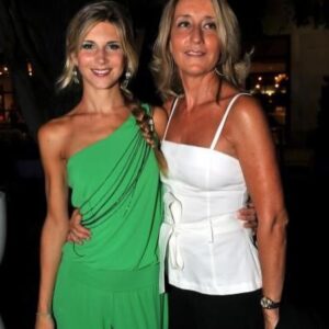 Nicoletta Romanoff Instagram - La più bella preghiera che sia mai stata scritta, è composta da una sola parola; Mamma.
♥️
.
#buonafestadellamamma